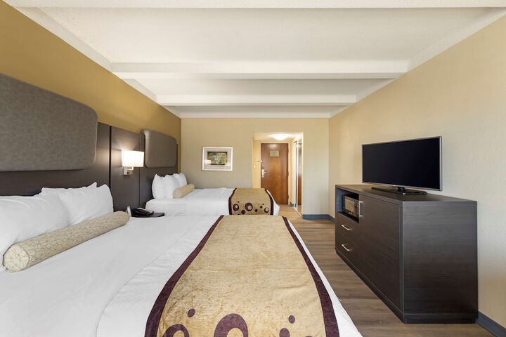 Room 16 of 36