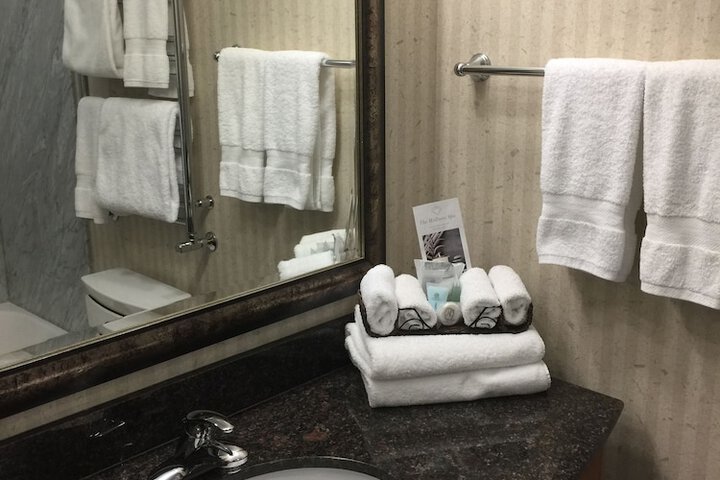 Best Western Plus Kelowna Hotel & Suites