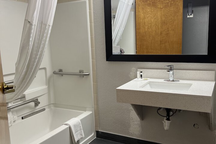 Room 12 of 30