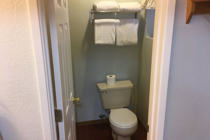 Room 48 of 92