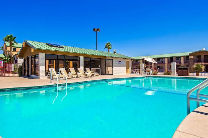 Pool 4 of 63