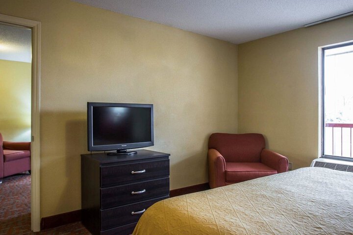 Quality Inn & Suites Monroe