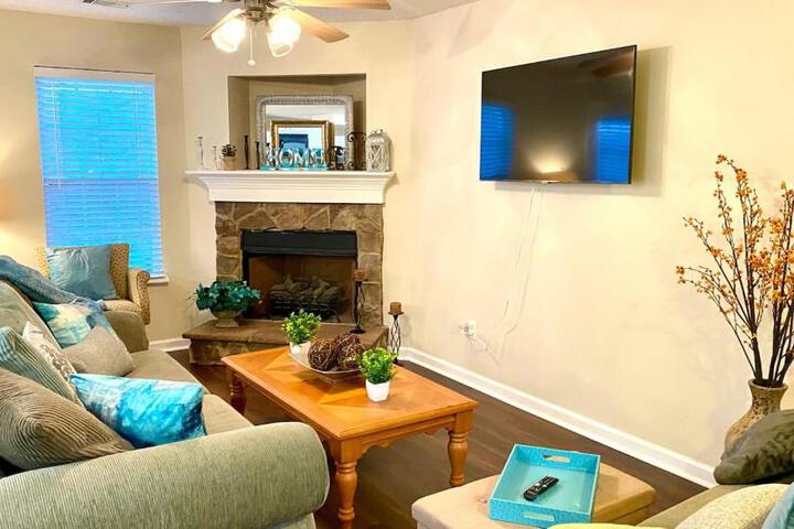 Spacious & comfy home in ultra-convenient location 2025 Traveller Award Winner
