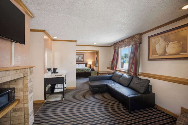 Room 11 of 29