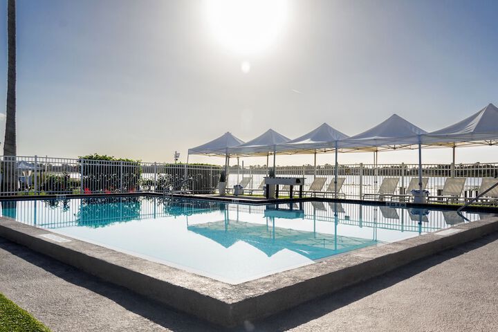 Pool 6 of 65