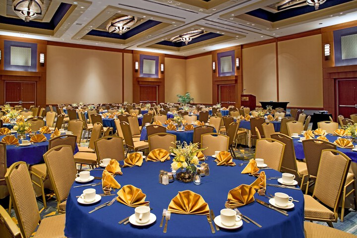 Ballroom/Hall 65 of 73