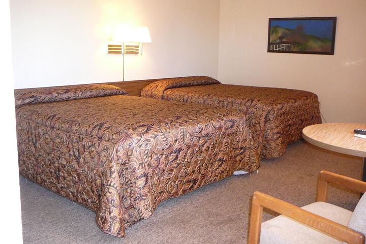 Room 8 of 25