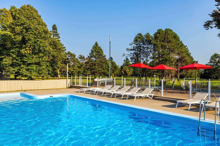 Quality Inn & Suites Garden of the Gulf
