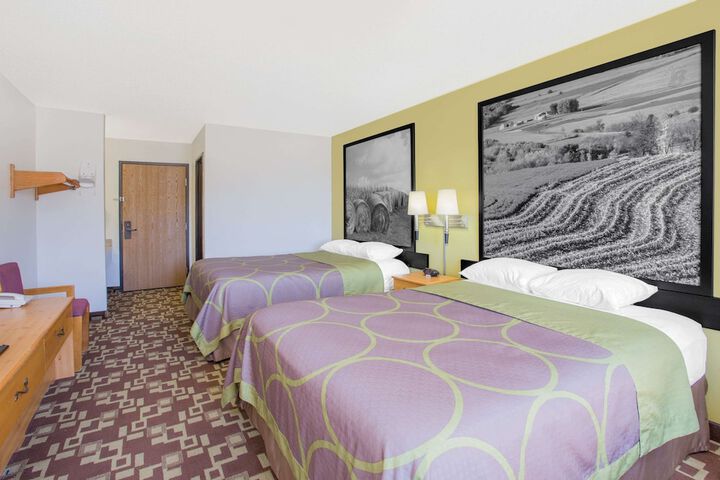 Room 28 of 40