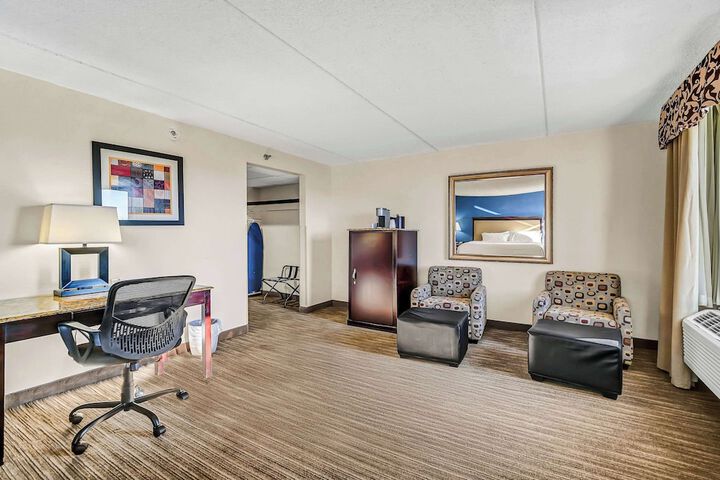 Room 34 of 69