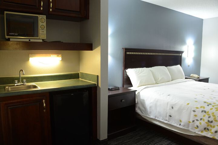 Room 11 of 26