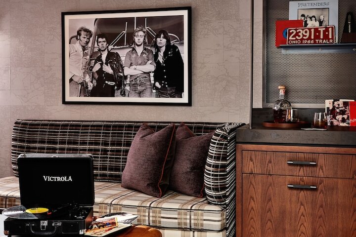 Room 30 of 65