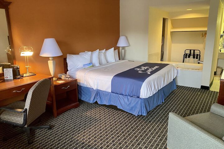 Room 14 of 19