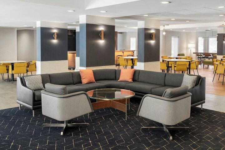Courtyard by Marriott Cleveland Airport South