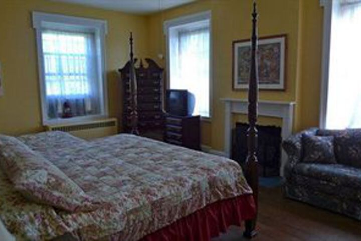 Stoltzfus Bed & Breakfast