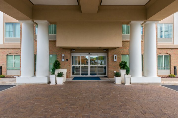 Hotel 7 of 69