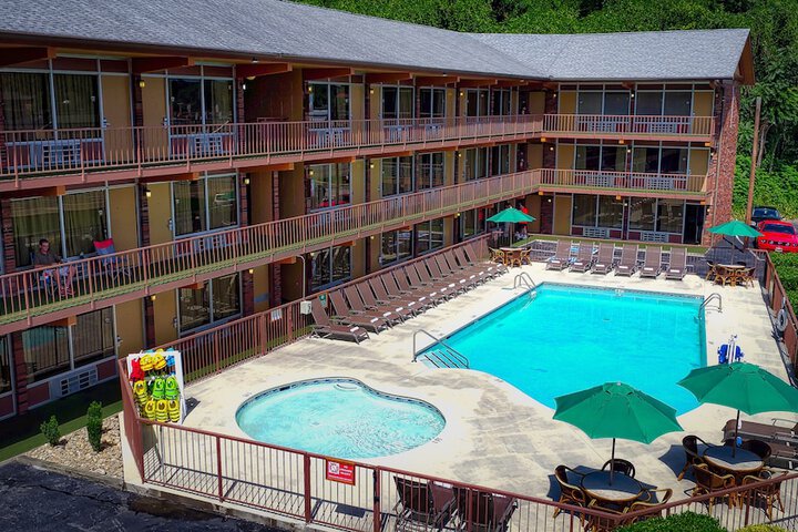 Pool 4 of 44