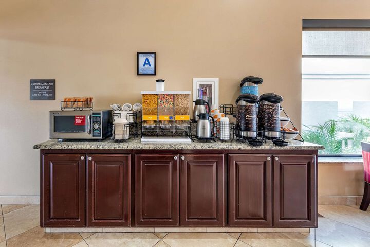 Breakfast/Coffee Service 34 of 38