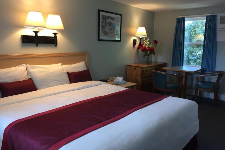 Room 13 of 25