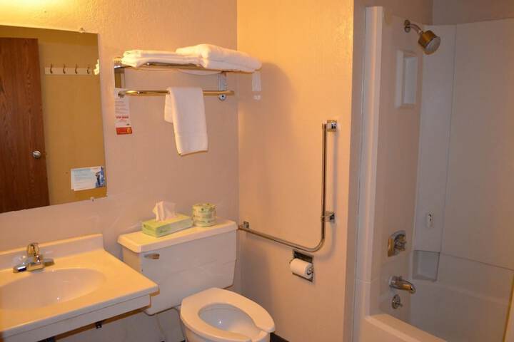 Room 28 of 41
