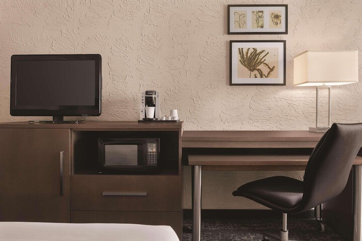 Room 14 of 36