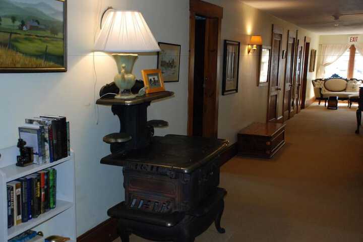 Ballroom/Hall 73 of 89