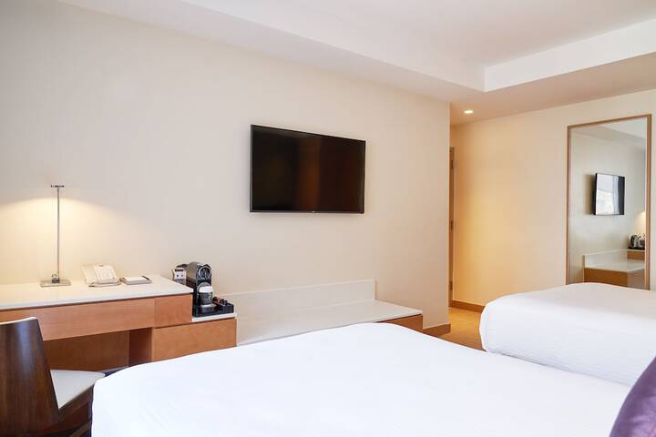 Room 16 of 44