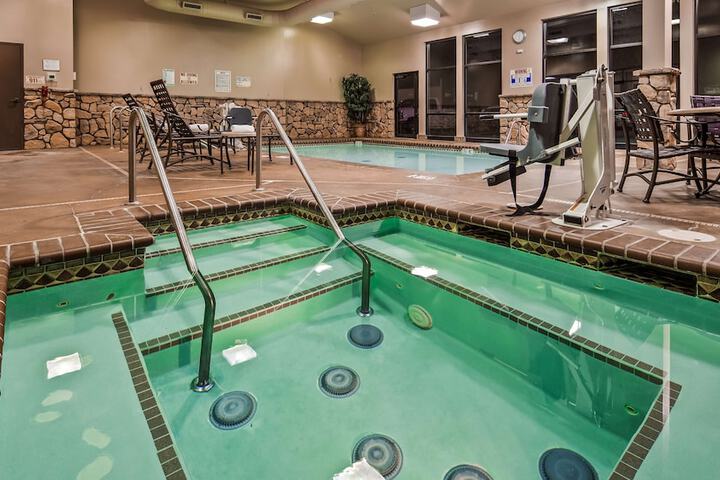 Pool 4 of 35