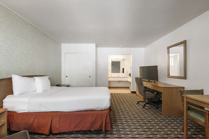 Room 22 of 50