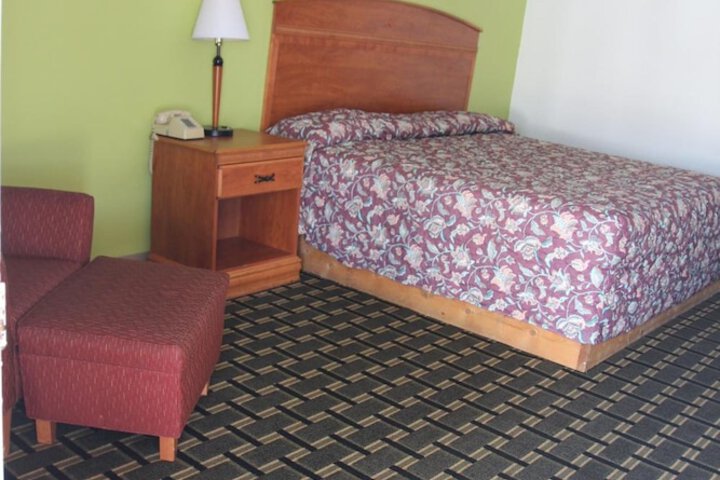 Room 13 of 23