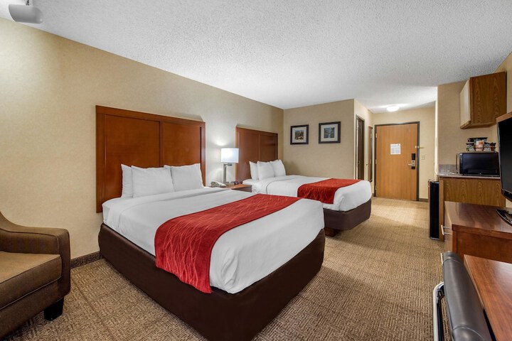 Room 33 of 40