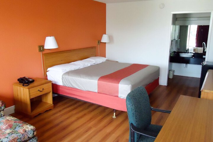 Room 17 of 43