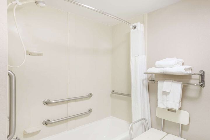 Room 7 of 15