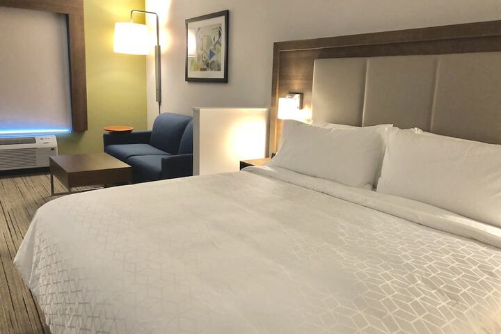 Room 17 of 31