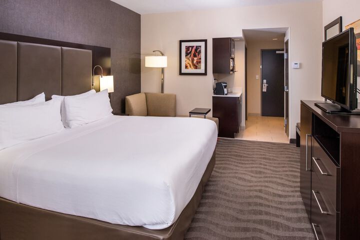 Holiday Inn Express & Suites Monroe by IHG