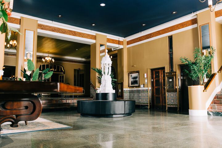 Hotel Leo