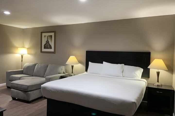 Room 12 of 36