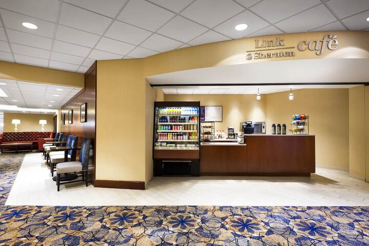 Sheraton Pittsburgh Hotel at Station Square