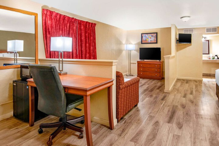 Room 9 of 26