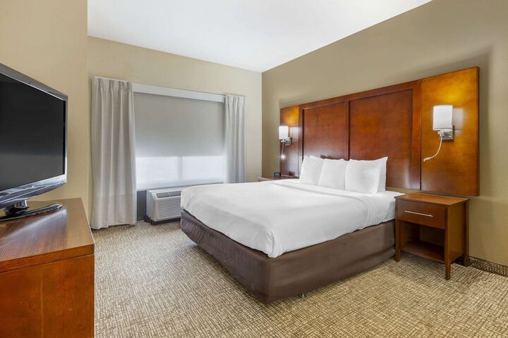 Room 11 of 30