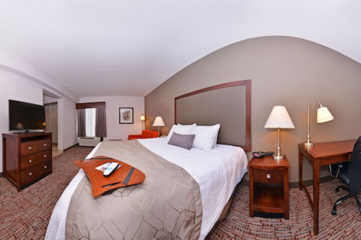 Best Western Plus Wichita West Airport Inn