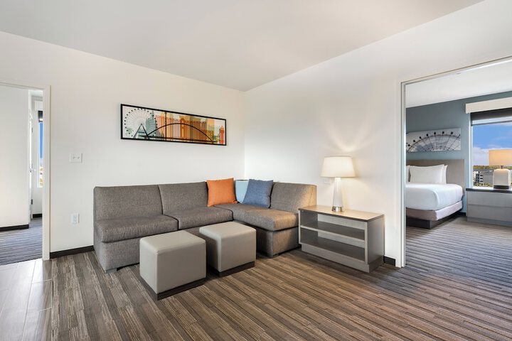Room 4 of 37