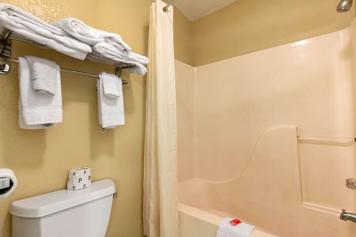 Room 8 of 27