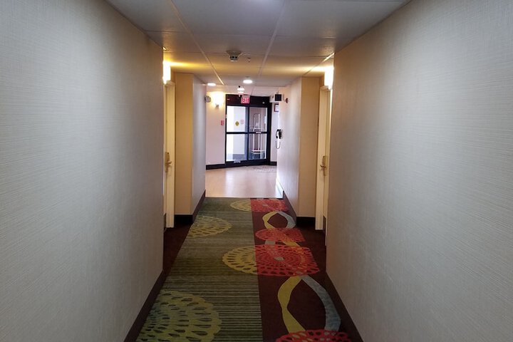 Ballroom/Hall 67 of 71