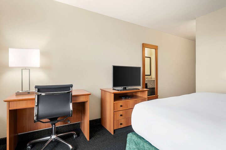 Baymont by Wyndham Fremont