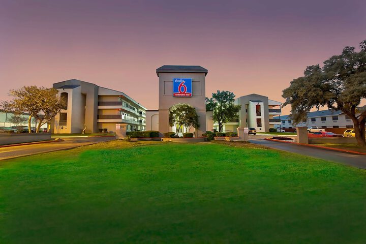 Hotel 3 of 28