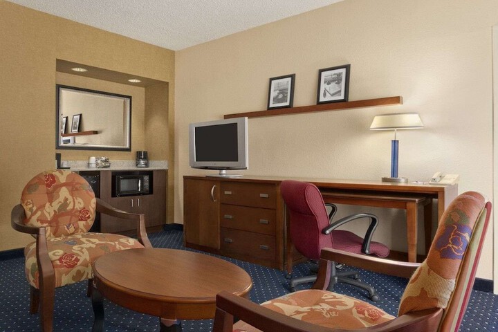 Room 22 of 34
