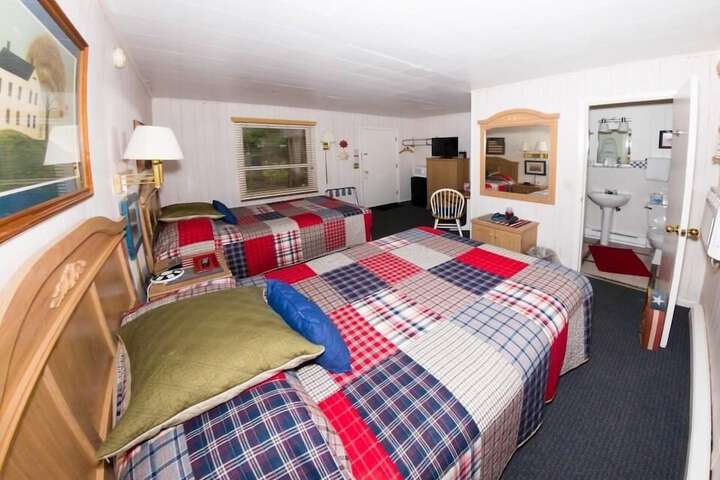 Room 40 of 77