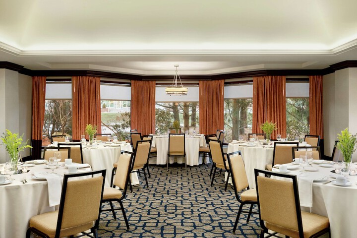 Embassy Suites by Hilton Boston Waltham