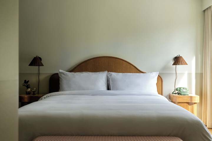 Room 14 of 37